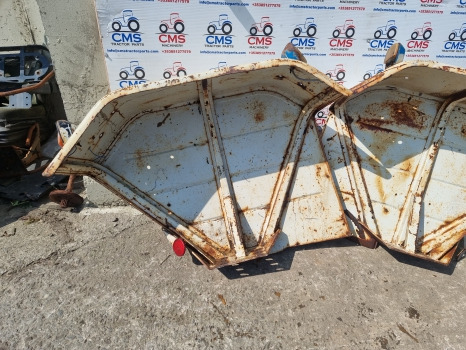 Ford 5000, 6000, 7000 Mudguard Pair As Pictures, 82008463, 82008463 - رفرف: صورة 2 Ford 5000, 6000, 7000 Mudguard Pair As Pictures, 82008463, 82008463 - رفرف: صورة 2