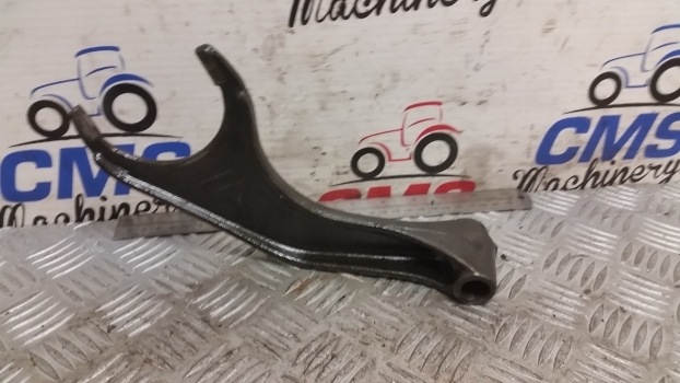 Ford 5000 Transmission Gear Selector Fork 87712959, C7nn7231a, 81817345 - نقل الحركة - جرار: صورة 1 Ford 5000 Transmission Gear Selector Fork 87712959, C7nn7231a, 81817345 - نقل الحركة - جرار: صورة 1