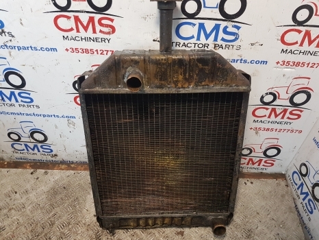 Ford 550, 655, 655a, 555a Radiator E0nn8005ea15l, 83925456 - مشعاع - لودر ذو محراث خلفي/ باكهو: صورة 2 Ford 550, 655, 655a, 555a Radiator E0nn8005ea15l, 83925456 - مشعاع - لودر ذو محراث خلفي/ باكهو: صورة 2