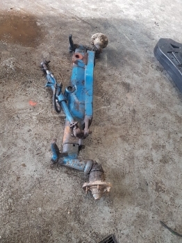 Ford 5610, 6410, 6610, 7610 Front Axle Complete 2wd - لمحور الأمامي - جرار: صورة 1 Ford 5610, 6410, 6610, 7610 Front Axle Complete 2wd - لمحور الأمامي - جرار: صورة 1