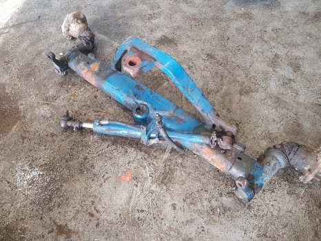 Ford 5610, 6410, 6610, 7610 Front Axle Complete 2wd - لمحور الأمامي - جرار: صورة 2 Ford 5610, 6410, 6610, 7610 Front Axle Complete 2wd - لمحور الأمامي - جرار: صورة 2