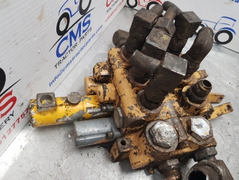 Ford 655, 655a, 550, 555, 555a Digger Loader Control Hydraulic Valve Complete - صمام هيدروليكي - لودر ذو محراث خلفي/ باكهو: صورة 4 Ford 655, 655a, 550, 555, 555a Digger Loader Control Hydraulic Valve Complete - صمام هيدروليكي - لودر ذو محراث خلفي/ باكهو: صورة 4