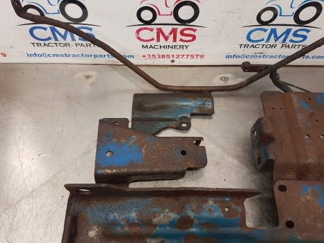 Ford 6610, 7710, Battery Support And Pannel Support E4nn16b814cb, E5nn10769aa - بطارية - جرار: صورة 4 Ford 6610, 7710, Battery Support And Pannel Support E4nn16b814cb, E5nn10769aa - بطارية - جرار: صورة 4