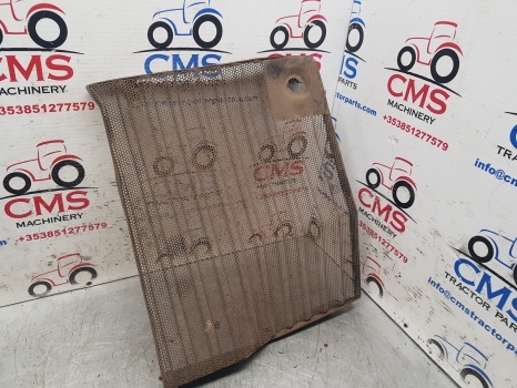 Ford 6640, 5640, 7740 Side Panel Grill Rhs 820052308, E9nn8k188ad, 81875284 - شبكة تهوية - جرار: صورة 1 Ford 6640, 5640, 7740 Side Panel Grill Rhs 820052308, E9nn8k188ad, 81875284 - شبكة تهوية - جرار: صورة 1