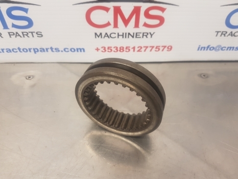 Ford 6640, 7840, 8240, Ts100, Tsa115 Transmission Coupling 81864533 - علبة التروس و قطع الغيار - جرار: صورة 2 Ford 6640, 7840, 8240, Ts100, Tsa115 Transmission Coupling 81864533 - علبة التروس و قطع الغيار - جرار: صورة 2