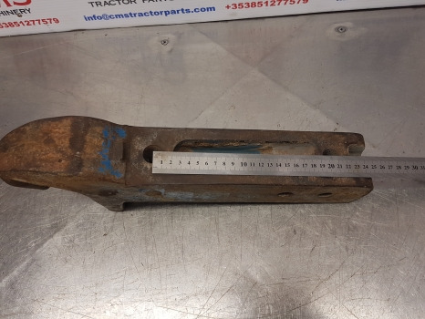 إطار هيكلي/ إطار معدني Ford 7810, 6610, 6410, 7710, 8210 Hook For Fwd. E0nne918ac29b, 83943810: صورة 9