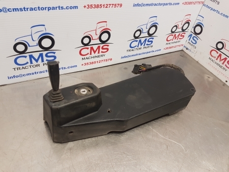 Ford 7840, 8240, 40 Series, Panel, Ignition, Wiper Switch F0nn11n501aa - الكابينة والداخلية - جرار: صورة 2 Ford 7840, 8240, 40 Series, Panel, Ignition, Wiper Switch F0nn11n501aa - الكابينة والداخلية - جرار: صورة 2