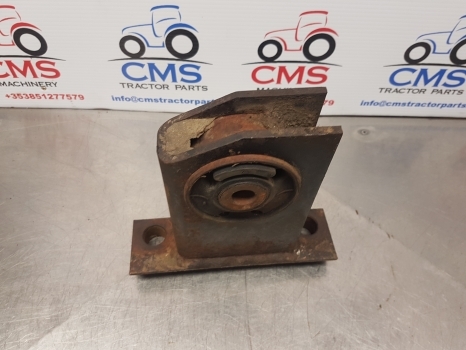 Ford 7840, 8240, 8340 Cab Support Assy Rear Left E9nn94001n45aa11m - نظام تعليق الكابينة - جرار: صورة 3 Ford 7840, 8240, 8340 Cab Support Assy Rear Left E9nn94001n45aa11m - نظام تعليق الكابينة - جرار: صورة 3