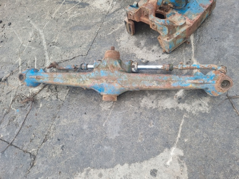 Ford 8240, 8340 Carraro 709/hd Front Axle Beam Housing With Differential 19015 - المحور و قطع الغيار: صورة 1 Ford 8240, 8340 Carraro 709/hd Front Axle Beam Housing With Differential 19015 - المحور و قطع الغيار: صورة 1