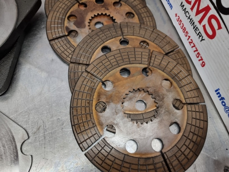 Ford 8430, 7840, 10, 600, 40, New Holland Ts Series, Brake Discs Kit E9nn2a097ba - أقراص المكابح: صورة 4 Ford 8430, 7840, 10, 600, 40, New Holland Ts Series, Brake Discs Kit E9nn2a097ba - أقراص المكابح: صورة 4