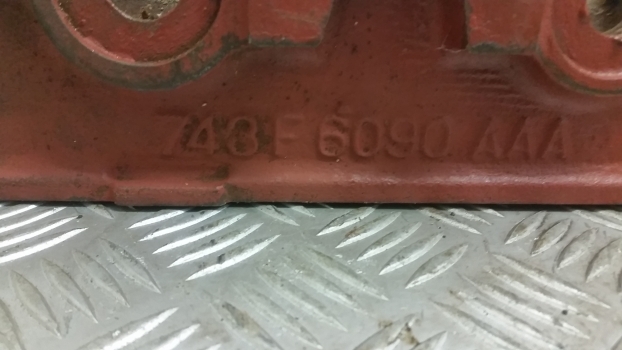 Ford Engine Cylinder Head 743f6090aaa - رأس أسطوانية - جرار: صورة 4 Ford Engine Cylinder Head 743f6090aaa - رأس أسطوانية - جرار: صورة 4