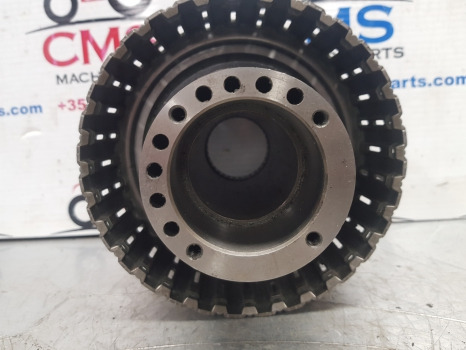 Ford New Holland 40 And Ts Series, 8240 Rear Clutch Housing, 82036853, 82016096 - القابض و قطع الغيار - آلات زراعية: صورة 4 Ford New Holland 40 And Ts Series, 8240 Rear Clutch Housing, 82036853, 82016096 - القابض و قطع الغيار - آلات زراعية: صورة 4