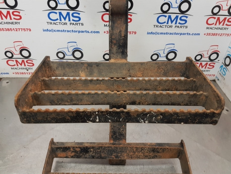 Ford New Holland 40, Ts Series, Ts110, 8340 Foot Step Lhs 82007896, 82007892 - موطئ القدم - آلات زراعية: صورة 5 Ford New Holland 40, Ts Series, Ts110, 8340 Foot Step Lhs 82007896, 82007892 - موطئ القدم - آلات زراعية: صورة 5