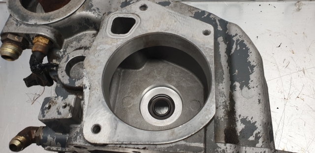 Ford New Holland Fiat 60, M Ser 8160, 8360 Hydraulic Pump Housing Kit 82013741 - مضخة هيدروليكية - جرار: صورة 2 Ford New Holland Fiat 60, M Ser 8160, 8360 Hydraulic Pump Housing Kit 82013741 - مضخة هيدروليكية - جرار: صورة 2