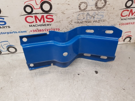 Ford Q, Sq Cab, 10, Tw, 30, 600 Series Cab Mudguard Bracket Support D5nn16n318a - رفرف: صورة 5 Ford Q, Sq Cab, 10, Tw, 30, 600 Series Cab Mudguard Bracket Support D5nn16n318a - رفرف: صورة 5
