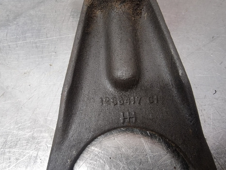 International Case 885, 85 Series, Transmission Fork Front 1537571c1, 1286428c1 - نقل الحركة: صورة 2 International Case 885, 85 Series, Transmission Fork Front 1537571c1, 1286428c1 - نقل الحركة: صورة 2