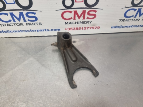 International Case 885, 85 Series, Transmission Fork Front 1537571c1, 1286428c1 - نقل الحركة: صورة 1 International Case 885, 85 Series, Transmission Fork Front 1537571c1, 1286428c1 - نقل الحركة: صورة 1