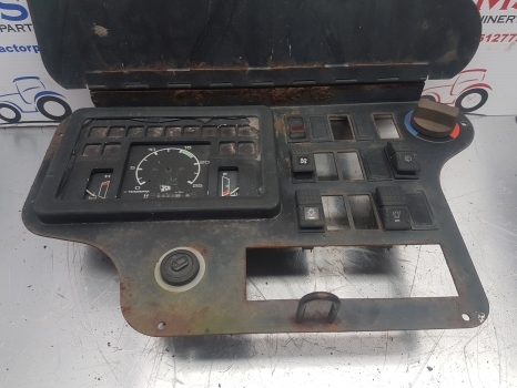 Jcb 2cx Cab Dashboard Interior Panel 142/00541 - لوحة العدادات - لودر ذو محراث خلفي/ باكهو: صورة 2 Jcb 2cx Cab Dashboard Interior Panel 142/00541 - لوحة العدادات - لودر ذو محراث خلفي/ باكهو: صورة 2