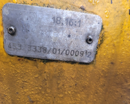 Jcb 533-105 Front Axle Drive Shaft Lhs Rhs 18.16:1, 914/60100, 914/89300 - لمحور الأمامي - معدات المناولة: صورة 1 Jcb 533-105 Front Axle Drive Shaft Lhs Rhs 18.16:1, 914/60100, 914/89300 - لمحور الأمامي - معدات المناولة: صورة 1