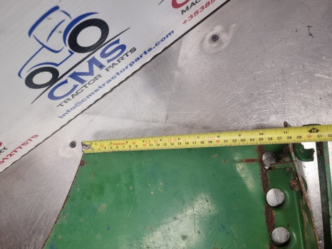 John Deere 2750, 2140, 40, 50 Series, Sg2 Battery Cover Foot Step Lhs Al58119 - باب و قطع الغيار: صورة 4 John Deere 2750, 2140, 40, 50 Series, Sg2 Battery Cover Foot Step Lhs Al58119 - باب و قطع الغيار: صورة 4