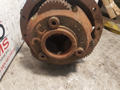 John Deere 3040, 2941, 2141, 2541, 3130 Rear Half Axle L33328, L39931, L37258 - المحور الخلفي - جرار: صورة 4 John Deere 3040, 2941, 2141, 2541, 3130 Rear Half Axle L33328, L39931, L37258 - المحور الخلفي - جرار: صورة 4