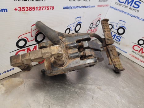 John Deere 3050, 3350, 3040 Sg2 Cab Brake Master Cylinder, Pedal Kit Al33145 - أجزاء الفرامل - آلات زراعية: صورة 3 John Deere 3050, 3350, 3040 Sg2 Cab Brake Master Cylinder, Pedal Kit Al33145 - أجزاء الفرامل - آلات زراعية: صورة 3