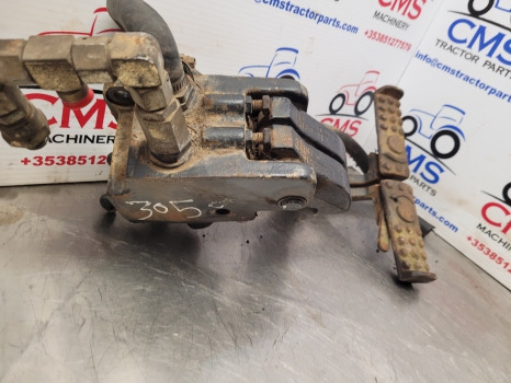 John Deere 3050, 3350, 3040 Sg2 Cab Brake Master Cylinder, Pedal Kit Al33145 - أجزاء الفرامل - آلات زراعية: صورة 2 John Deere 3050, 3350, 3040 Sg2 Cab Brake Master Cylinder, Pedal Kit Al33145 - أجزاء الفرامل - آلات زراعية: صورة 2