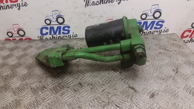 John Deere 6110 Oil Filter Head And Adapter Fitting Re503727, Re519885, R501436 - فلتر الزيت - جرار: صورة 4 John Deere 6110 Oil Filter Head And Adapter Fitting Re503727, Re519885, R501436 - فلتر الزيت - جرار: صورة 4
