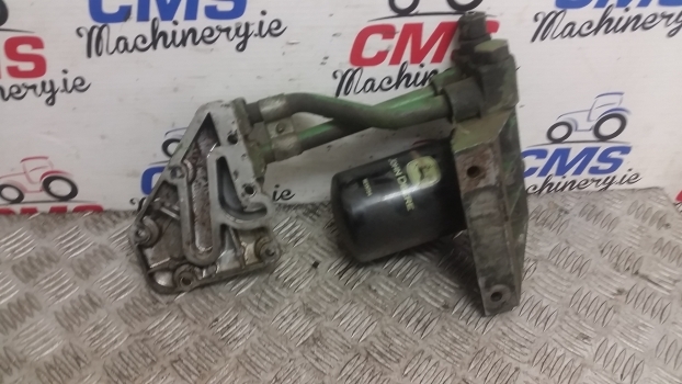 John Deere 6110 Oil Filter Head And Adapter Fitting Re503727, Re519885, R501436 - فلتر الزيت - جرار: صورة 1 John Deere 6110 Oil Filter Head And Adapter Fitting Re503727, Re519885, R501436 - فلتر الزيت - جرار: صورة 1