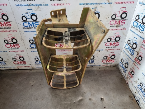 John Deere 6135r, 6r Series, Cab Footstep, Step Lhs Al238148, Al221038 - موطئ القدم: صورة 1 John Deere 6135r, 6r Series, Cab Footstep, Step Lhs Al238148, Al221038 - موطئ القدم: صورة 1