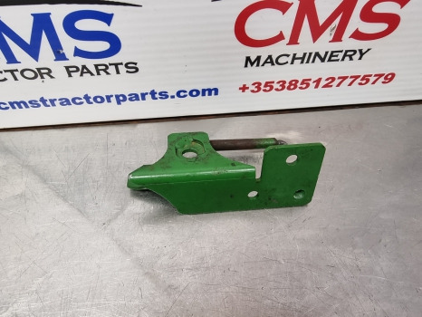 John Deere 6145r, 6m, 6r Series, Side Panel Hinge Lhsal220798, Al205181 - هيكل السيارة الخارجية: صورة 1 John Deere 6145r, 6m, 6r Series, Side Panel Hinge Lhsal220798, Al205181 - هيكل السيارة الخارجية: صورة 1