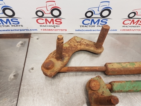John Deere 6400, 6020, 6010, 5020 Pick Up Hitch Rod Kit Al170951, Al170952 - قارنة التوصيل السريعة - جرار: صورة 4 John Deere 6400, 6020, 6010, 5020 Pick Up Hitch Rod Kit Al170951, Al170952 - قارنة التوصيل السريعة - جرار: صورة 4