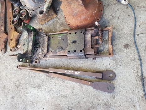 John Deere 6430, 6115m Hydraulic Pick Up Hitch Assy Al229595, Al169076, Al169077 - قارنة التوصيل السريعة - جرار: صورة 4 John Deere 6430, 6115m Hydraulic Pick Up Hitch Assy Al229595, Al169076, Al169077 - قارنة التوصيل السريعة - جرار: صورة 4