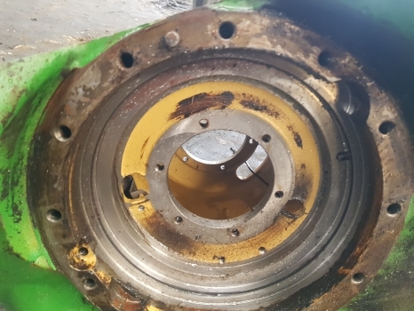 John Deere 6820, 6920 Autopowr Rear Axle Centre Housing  Re220931, R219630 - المحور الخلفي - جرار: صورة 4 John Deere 6820, 6920 Autopowr Rear Axle Centre Housing  Re220931, R219630 - المحور الخلفي - جرار: صورة 4