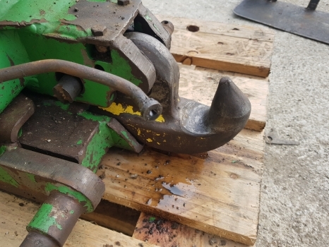John Deere 6920, 6820, 6810, 6910 Pick Up Hitch Frame Al229594, Al220949 - قارنة التوصيل السريعة - آلات زراعية: صورة 2 John Deere 6920, 6820, 6810, 6910 Pick Up Hitch Frame Al229594, Al220949 - قارنة التوصيل السريعة - آلات زراعية: صورة 2