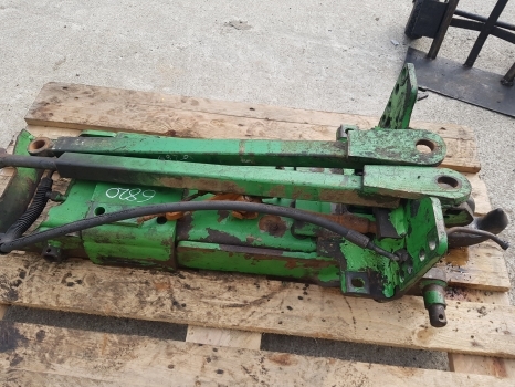 John Deere 6920, 6820, 6810, 6910 Pick Up Hitch Frame Al229594, Al220949 - قارنة التوصيل السريعة - آلات زراعية: صورة 3 John Deere 6920, 6820, 6810, 6910 Pick Up Hitch Frame Al229594, Al220949 - قارنة التوصيل السريعة - آلات زراعية: صورة 3