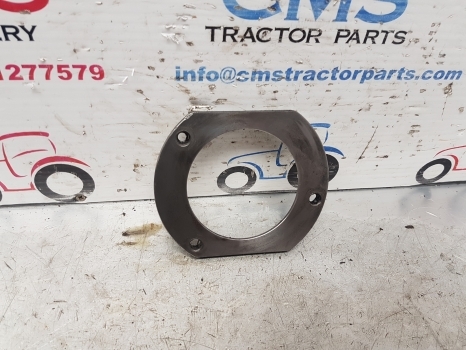 Landini Vision80, 85, 95, 100, 105 Transmission Cover Plate 3660236m1 - نقل الحركة - جرار: صورة 2 Landini Vision80, 85, 95, 100, 105 Transmission Cover Plate 3660236m1 - نقل الحركة - جرار: صورة 2