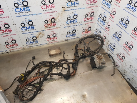 Manitou Mlt735-120 Lsu Wiring Loom Parts Engine Wiring Loom, Fuse Box - كابلات/ ضفيرة الأسلاك: صورة 1 Manitou Mlt735-120 Lsu Wiring Loom Parts Engine Wiring Loom, Fuse Box - كابلات/ ضفيرة الأسلاك: صورة 1