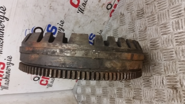Massey Ferguson 135 Engine Flywheel Assembly 11 Inches Clutch Disc - الحدافة - جرار: صورة 2 Massey Ferguson 135 Engine Flywheel Assembly 11 Inches Clutch Disc - الحدافة - جرار: صورة 2