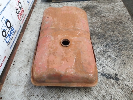 Massey Ferguson 135 Original Fuel Tank 897401m91, 897390m91, 897390m91 - خزان الوقود - جرار: صورة 4 Massey Ferguson 135 Original Fuel Tank 897401m91, 897390m91, 897390m91 - خزان الوقود - جرار: صورة 4
