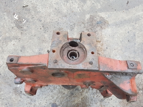 محور - لودر ذو محراث خلفي/ باكهو Massey Ferguson 50b, 100, 200, 300, 500 Series Front Axle Casting 1684290m1: صورة 6