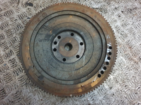 Massey Ferguson 50b Engine Flywheel 31215680 - الحدافة: صورة 4 Massey Ferguson 50b Engine Flywheel 31215680 - الحدافة: صورة 4