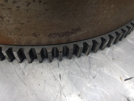 Massey Ferguson 5612, 5712, 5613, 5713 Flywheel Complete 4357995m94 - الحدافة: صورة 2 Massey Ferguson 5612, 5712, 5613, 5713 Flywheel Complete 4357995m94 - الحدافة: صورة 2