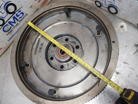 Massey Ferguson 5612, 5712, 5613, 5713 Flywheel Complete 4357995m94 - الحدافة: صورة 5 Massey Ferguson 5612, 5712, 5613, 5713 Flywheel Complete 4357995m94 - الحدافة: صورة 5