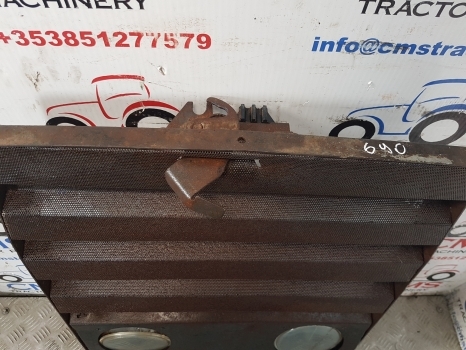 Massey Ferguson 690, 698, 699, 265, 275 Front Grille 682342m91, 1682950m91 - شبكة تهوية - جرار: صورة 5 Massey Ferguson 690, 698, 699, 265, 275 Front Grille 682342m91, 1682950m91 - شبكة تهوية - جرار: صورة 5