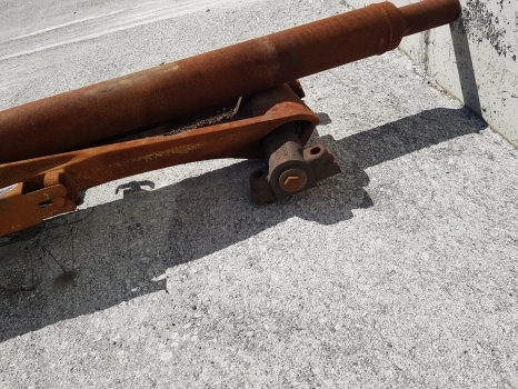 Massey Ferguson 7719s Front Axle Suspension Bracket Assy 4391065m91, 4391065m91 - نظام التعليق - جرار: صورة 4 Massey Ferguson 7719s Front Axle Suspension Bracket Assy 4391065m91, 4391065m91 - نظام التعليق - جرار: صورة 4