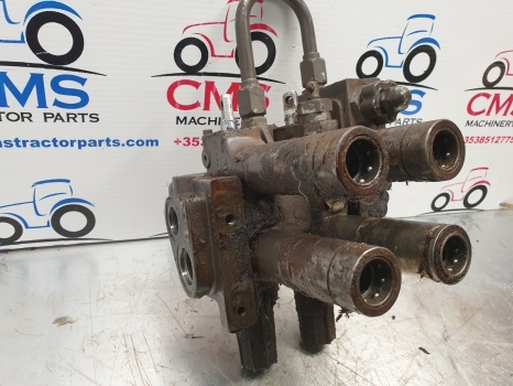 Massey Ferguson Hydraulic Spool Valves 3616205m91, 3582523m1, 3582517m1 - صمام هيدروليكي - جرار: صورة 2 Massey Ferguson Hydraulic Spool Valves 3616205m91, 3582523m1, 3582517m1 - صمام هيدروليكي - جرار: صورة 2
