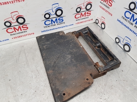 New Holland Case Puma T6000, T7 T7.200 Hood Bonnet Support 84153356, 87353681 - غطاء السيارة - جرار: صورة 3 New Holland Case Puma T6000, T7 T7.200 Hood Bonnet Support 84153356, 87353681 - غطاء السيارة - جرار: صورة 3