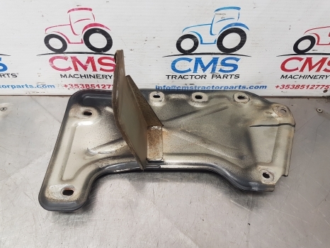 New Holland Case T5.95, T5.75, Case Farmall Series Muffler Bracket Lhs 84529547 - علبة العادم - جرار: صورة 5 New Holland Case T5.95, T5.75, Case Farmall Series Muffler Bracket Lhs 84529547 - علبة العادم - جرار: صورة 5