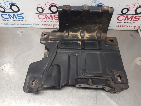 New Holland Case T5.95, T5.75, T5.115 Muffler Support 84600908, 84528662 - علبة العادم - جرار: صورة 2 New Holland Case T5.95, T5.75, T5.115 Muffler Support 84600908, 84528662 - علبة العادم - جرار: صورة 2